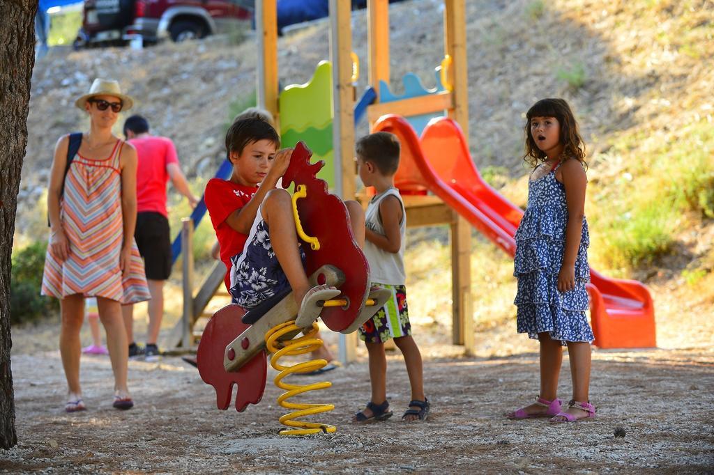 Happy Camp Mobile Homes In Camping Amadria Park Camping Trogir Seget Vranjica Exteriér fotografie